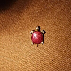 Vintage Gold Tone Turtle Brooch Pin With Red Enamel Shell